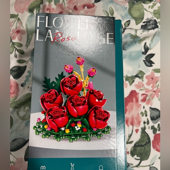 Miniso Flower Lego - Picture 2 of 3